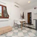 In Apartman *